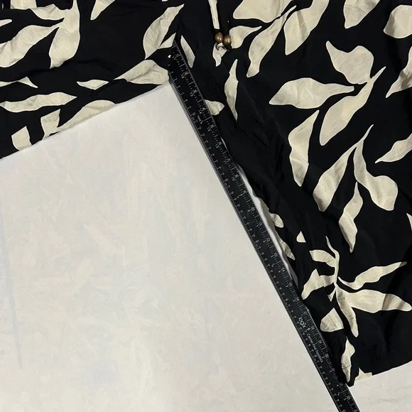 NWT SoHo Apparel Plus Baggy Floral Capri Size 2x - Picture 8 of 8